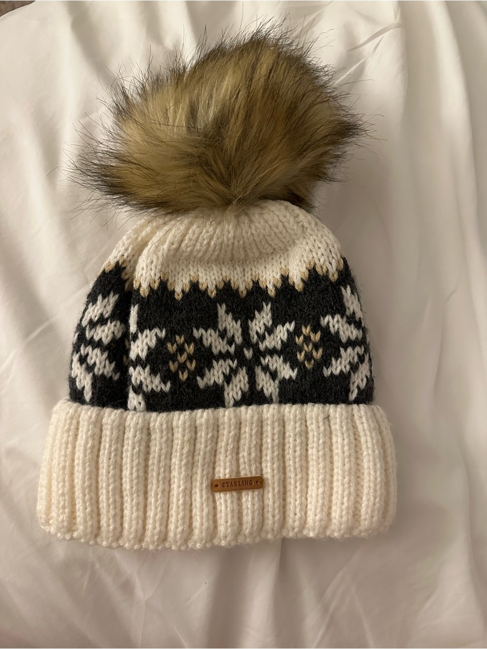 Women’s Cream & Gray Pom Pom Knit Beanie